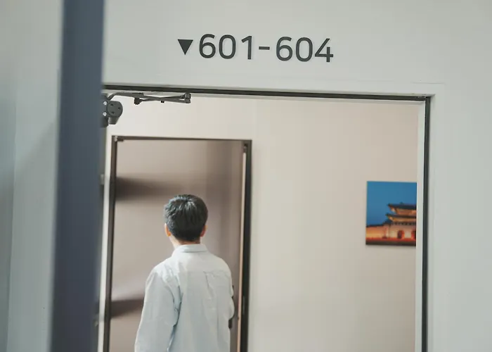 Отель Jeongdong 25, Hall & Deoksugung *